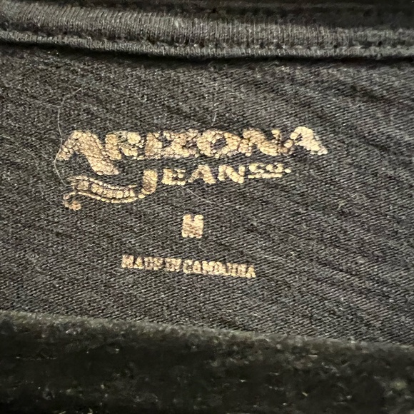 Classic & Comfortable Black V-Neck T-Shirt - Arizona Jean Co. (Size Medium) - Picture 3 of 3